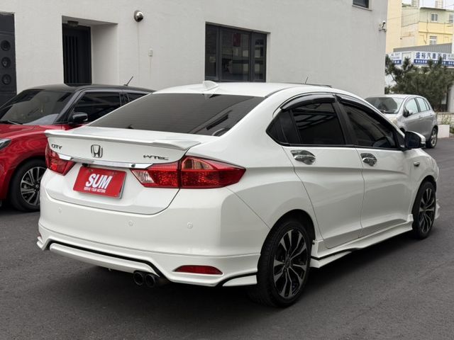 VTI-S/六氣囊/循跡/車身動態穩定控制系統/換檔撥片/定速/8吋原廠影音多媒體  第2張相片