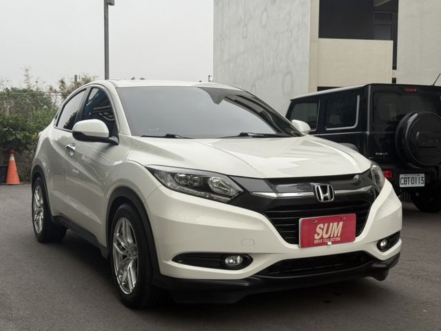 最頂級S版/LED頭燈/免鑰匙/換檔撥片/定速/電子手煞車/正一手/原廠保養  第2張相片