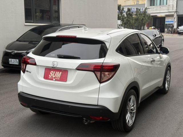 最頂級S版/LED頭燈/免鑰匙/換檔撥片/定速/電子手煞車/正一手/原廠保養  第4張相片