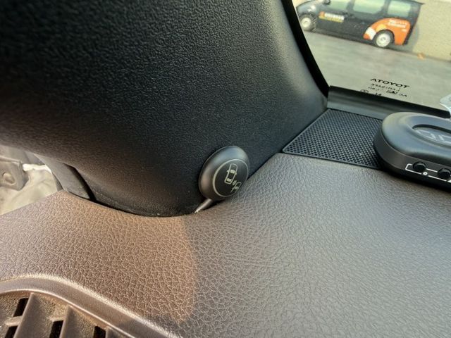 CROSSOVER跨界版//原版件/雙色內裝/安卓影音/盲點/  第7張相片