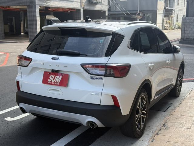 Kuga 180旗艦型/全速域ACC/AEB/盲點/全景天窗/B&Ｏ音響/電動椅/原鈑件  第3張相片