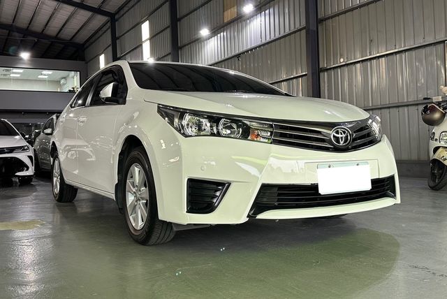 TOYOTA豐田 ALTIS  第2張相片