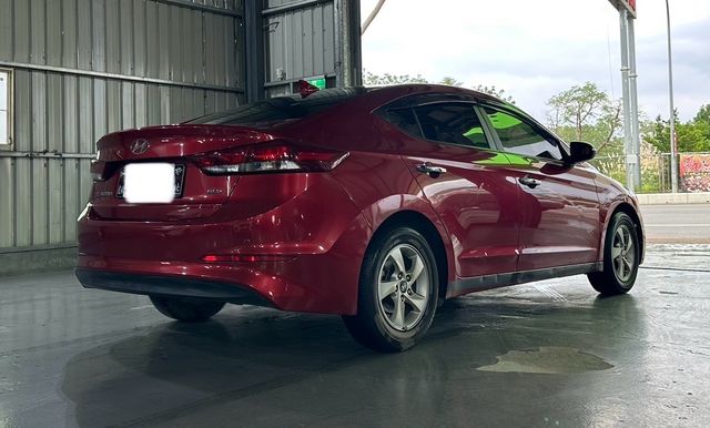 HYUNDAI現代 ELANTRA  第3張相片