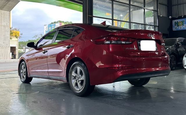 HYUNDAI現代 ELANTRA  第4張相片