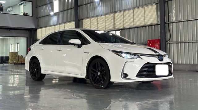 TOYOTA豐田 ALTIS  第2張相片