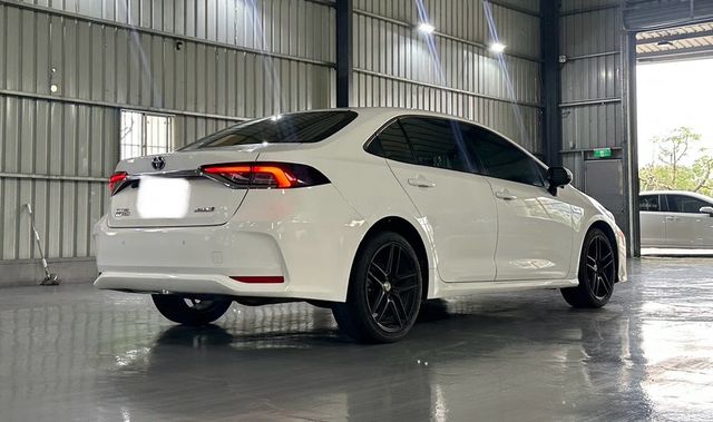 TOYOTA豐田 ALTIS  第3張相片