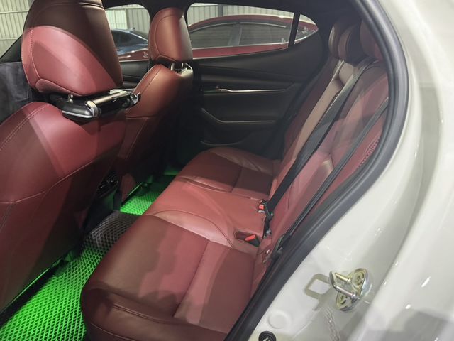 MAZDA馬自達 MAZDA 3  第6張相片