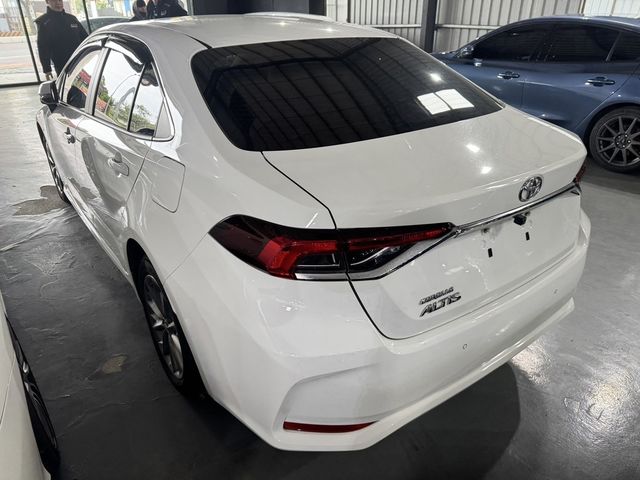 TOYOTA豐田 ALTIS  第3張相片