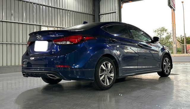 HYUNDAI現代 ELANTRA  第4張相片