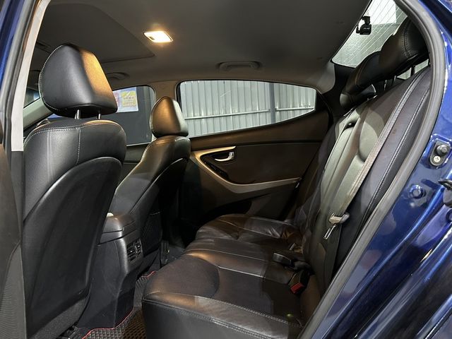 HYUNDAI現代 ELANTRA  第6張相片