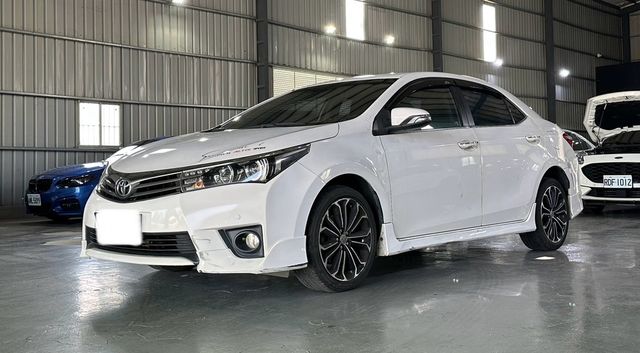 TOYOTA豐田 ALTIS  第1張相片