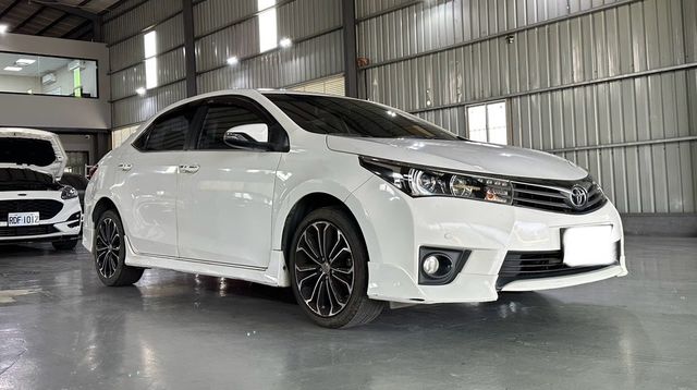 TOYOTA豐田 ALTIS  第2張相片