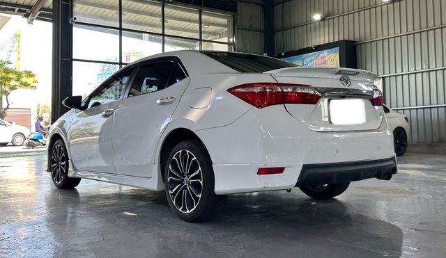 TOYOTA豐田 ALTIS  第4張相片