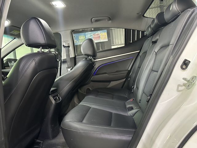 HYUNDAI現代 ELANTRA  第6張相片