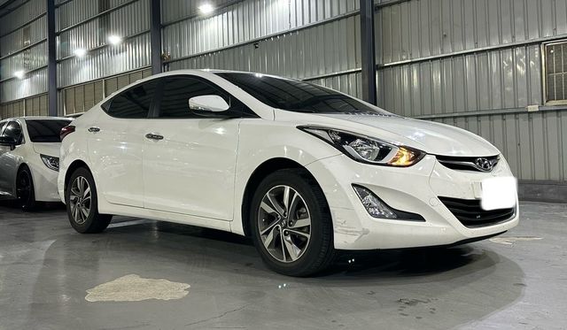 HYUNDAI現代 ELANTRA  第2張相片