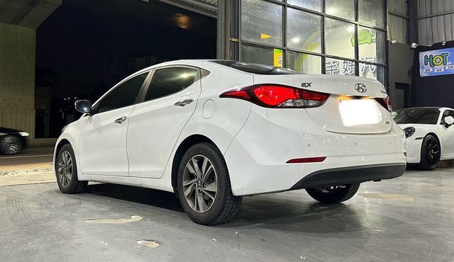 HYUNDAI現代 ELANTRA  第3張相片