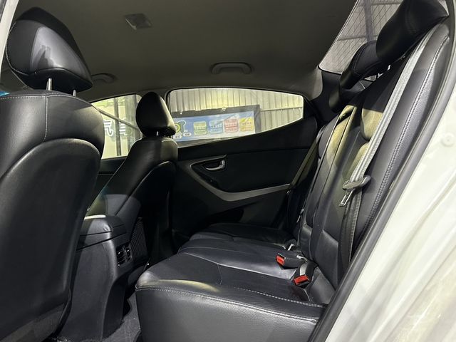 HYUNDAI現代 ELANTRA  第6張相片