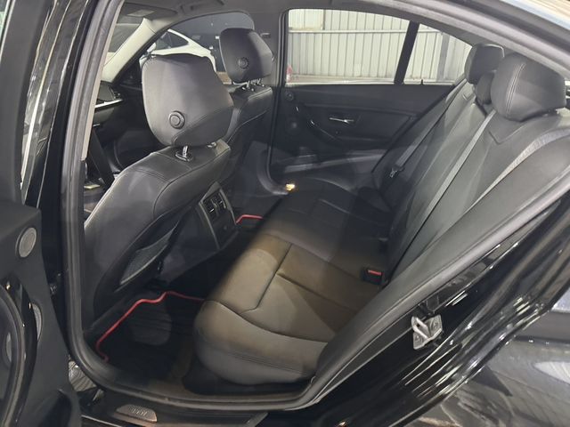BMW寶馬 320I  第6張相片