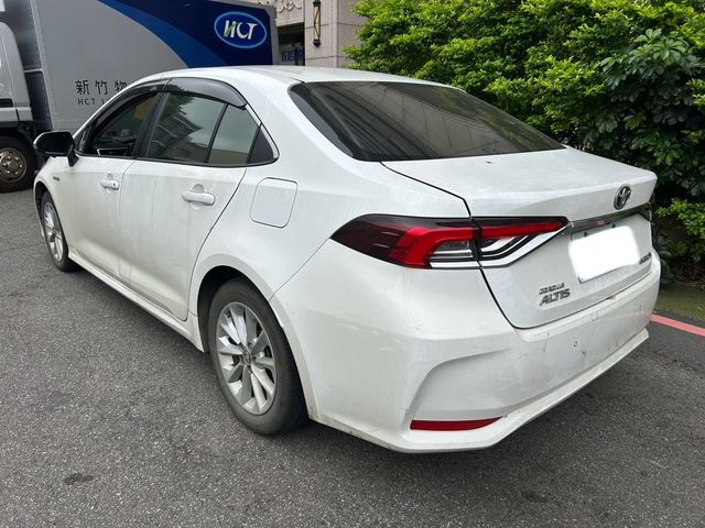 TOYOTA豐田 ALTIS  第2張相片