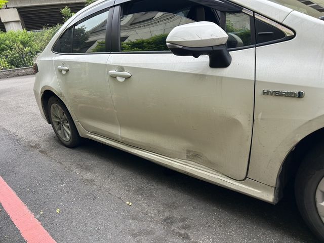 TOYOTA豐田 ALTIS  第5張相片