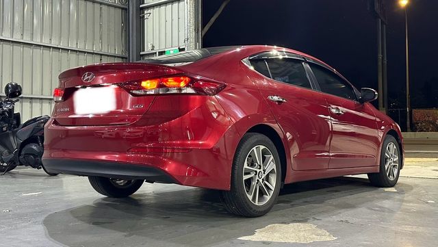 HYUNDAI現代 ELANTRA  第4張相片