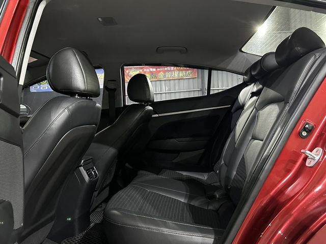 HYUNDAI現代 ELANTRA  第6張相片