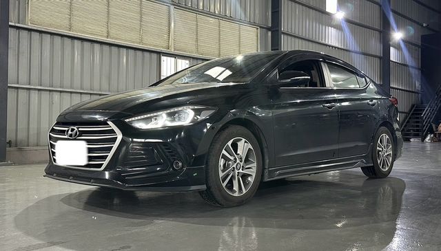 HYUNDAI現代 ELANTRA  第1張相片