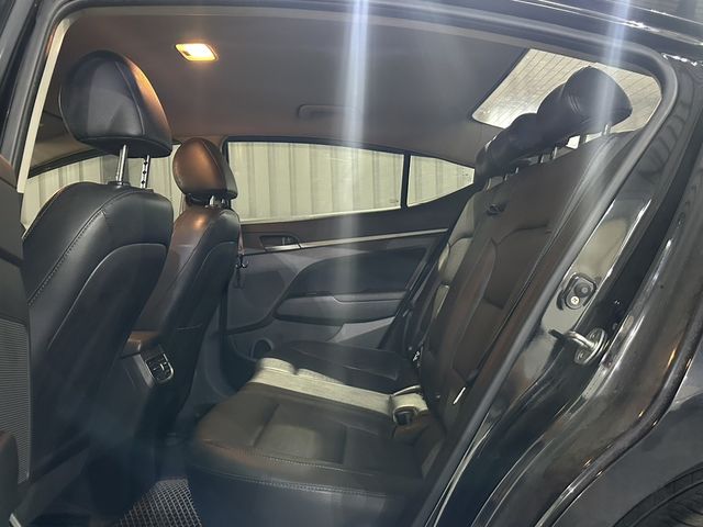 HYUNDAI現代 ELANTRA  第6張相片