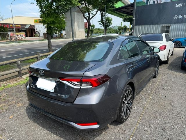 TOYOTA豐田 ALTIS  第3張相片