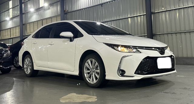 TOYOTA豐田 ALTIS  第2張相片