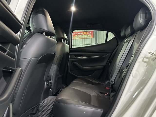 MAZDA馬自達 MAZDA 3  第6張相片