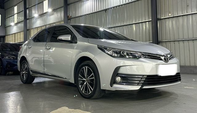 TOYOTA豐田 ALTIS  第2張相片
