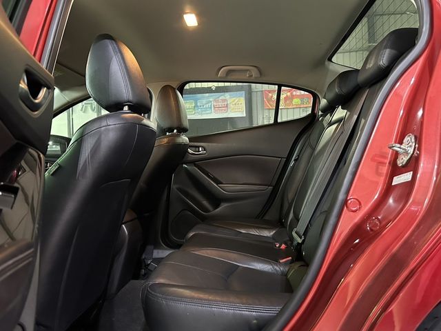 MAZDA馬自達 MAZDA 3  第6張相片