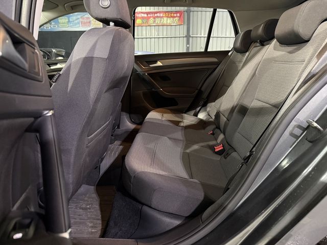 VOLKSWAGEN福斯 GOLF  第6張相片