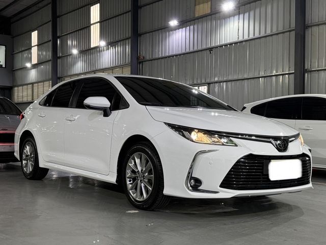 TOYOTA豐田 ALTIS  第2張相片