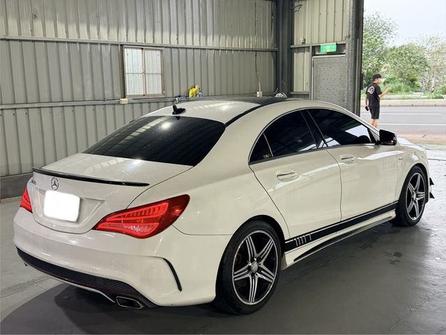 M-BENZ賓士 CLA250  第4張相片