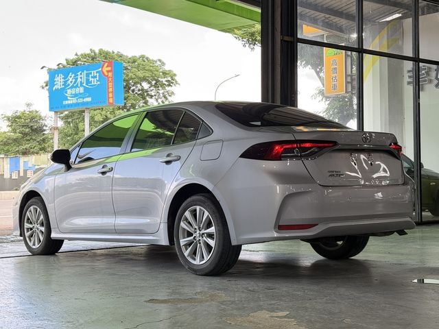 TOYOTA豐田 ALTIS  第3張相片