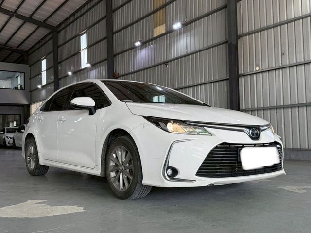 TOYOTA豐田 ALTIS  第2張相片