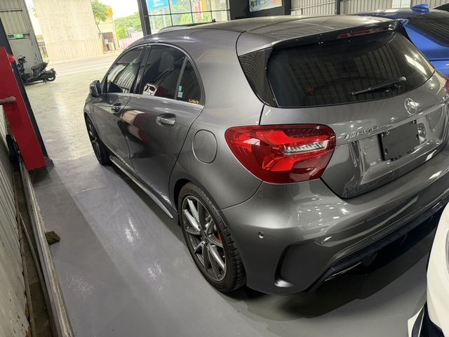 M-BENZ賓士 A45 AMG  第3張相片