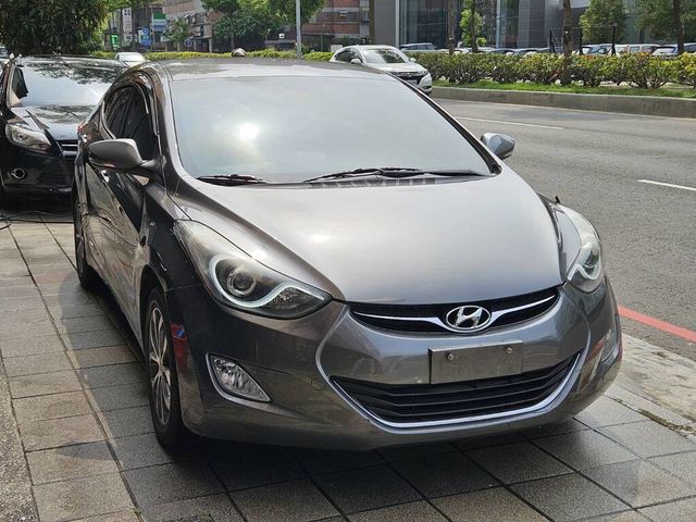 HYUNDAI現代 ELANTRA  第3張相片
