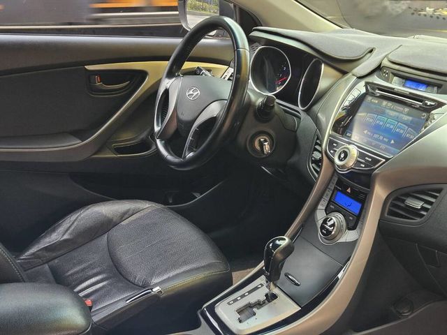 HYUNDAI現代 ELANTRA  第4張相片