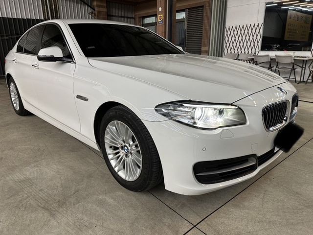 2014年F10小改款520D 總代理 原鈑件，低里程，省油第一名  第3張相片
