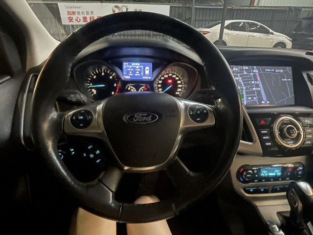 2015年柴油 2.0 天窗 Ikey 導航 倒車 全額貸 超額貸  第12張相片