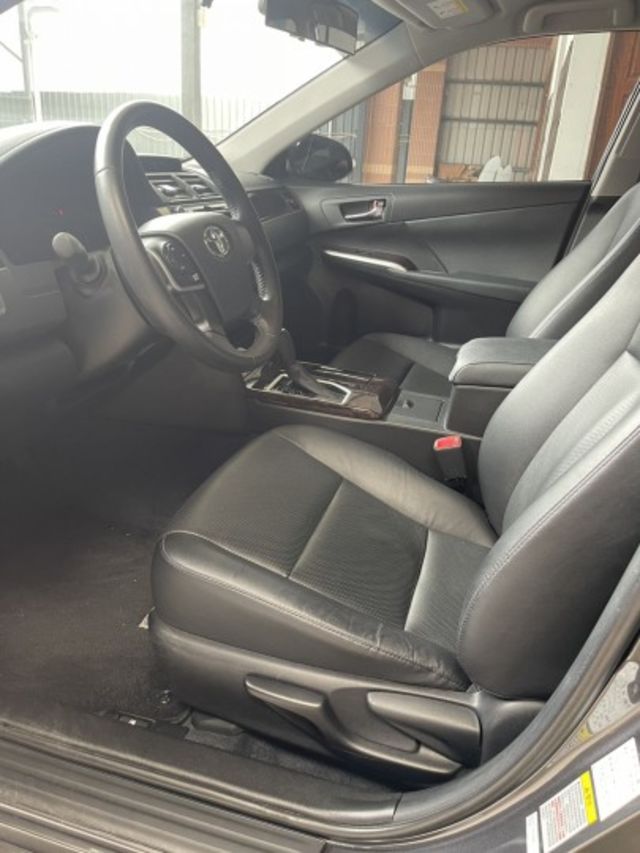 2017年CAMRY挑戰全網最低里程 一手 原鈑件 整備中  第10張相片