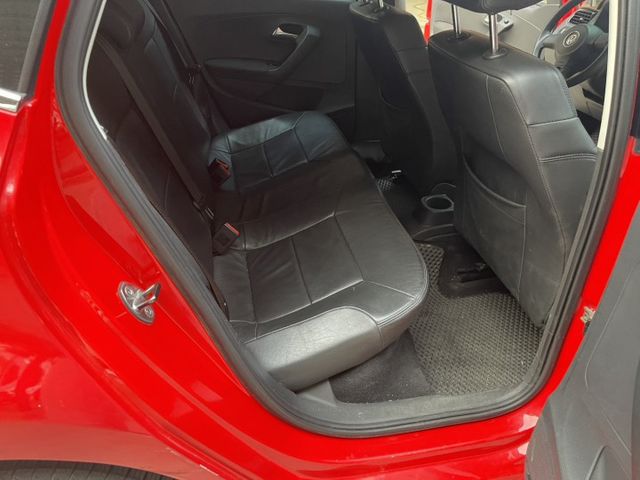 2010 POLO  第13張相片