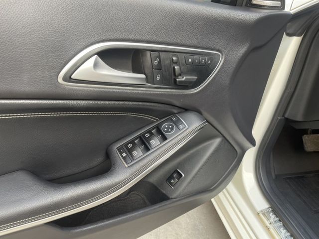 2014年CLA250 低里程 認證車 AMG 全景天窗 電動椅 快撥 全車已改裝好了  第13張相片
