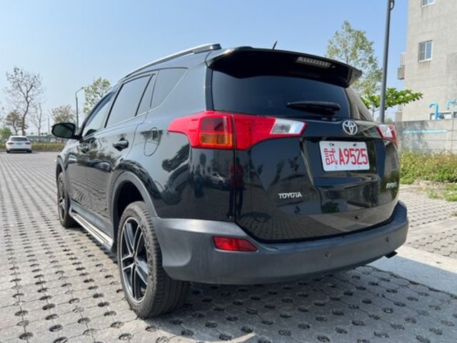TOYOTA豐田 RAV4  第3張相片