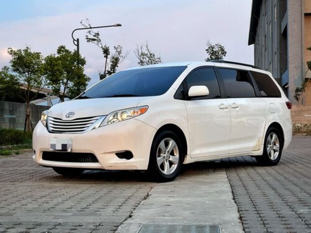 TOYOTA豐田 SIENNA  第1張相片