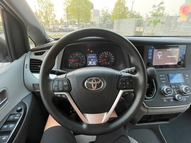 TOYOTA豐田 SIENNA  第8張相片