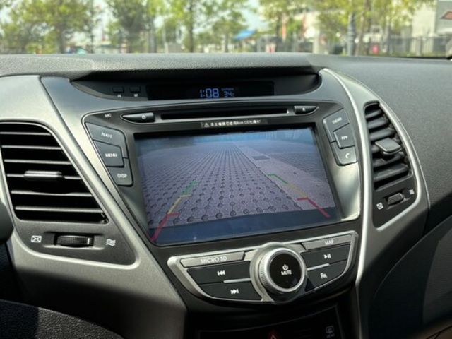 HYUNDAI現代 ELANTRA  第7張相片